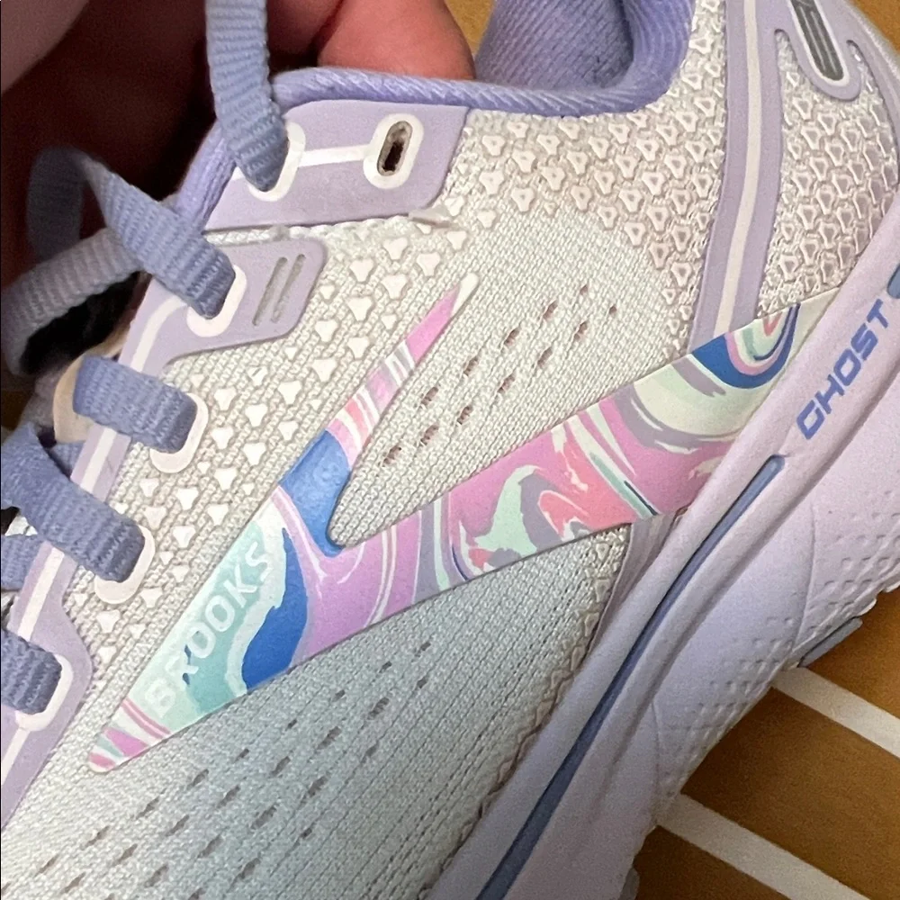 Brooks‎ Women's Ghost 14 Sneakers - White and Lavender